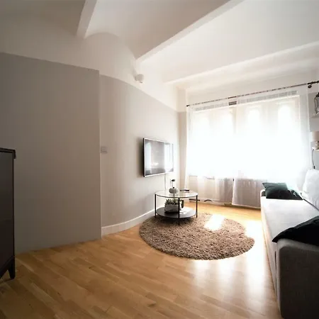 Valnu Street Old Town - Quiet Area